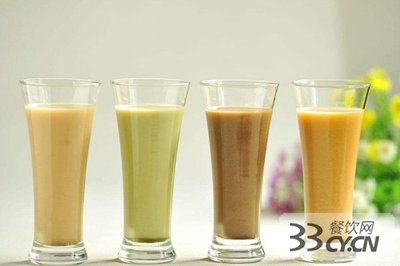 90后美女创业加盟鲜活林奶茶店 开业期间营业额飙升